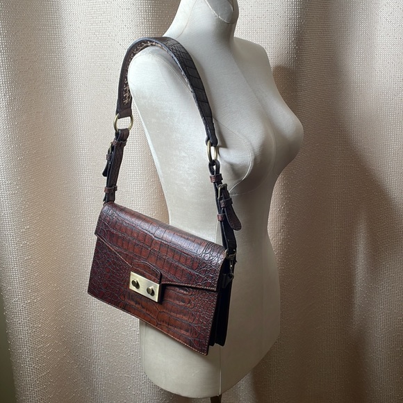 Croc Embossed Leather Shoulder Bag - Picture 12 of 16